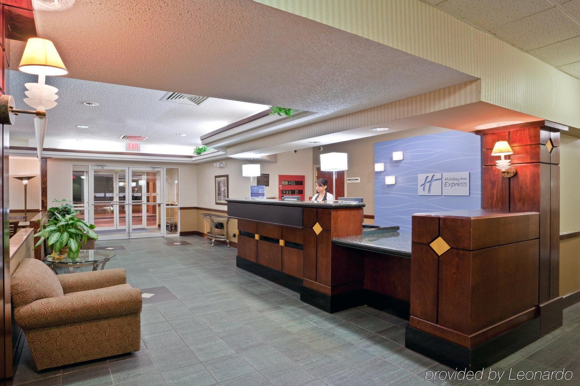 Windsor Inn & Suites Dodge City Interior photo